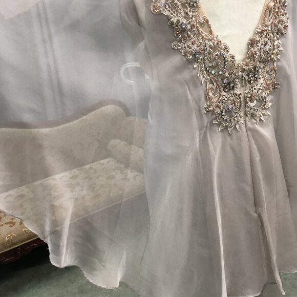 SAMPLE Boho Wedding Dress Bridal Gown, Elegant Formal Batwing Flutter Sleeve - Picture 13 of 15